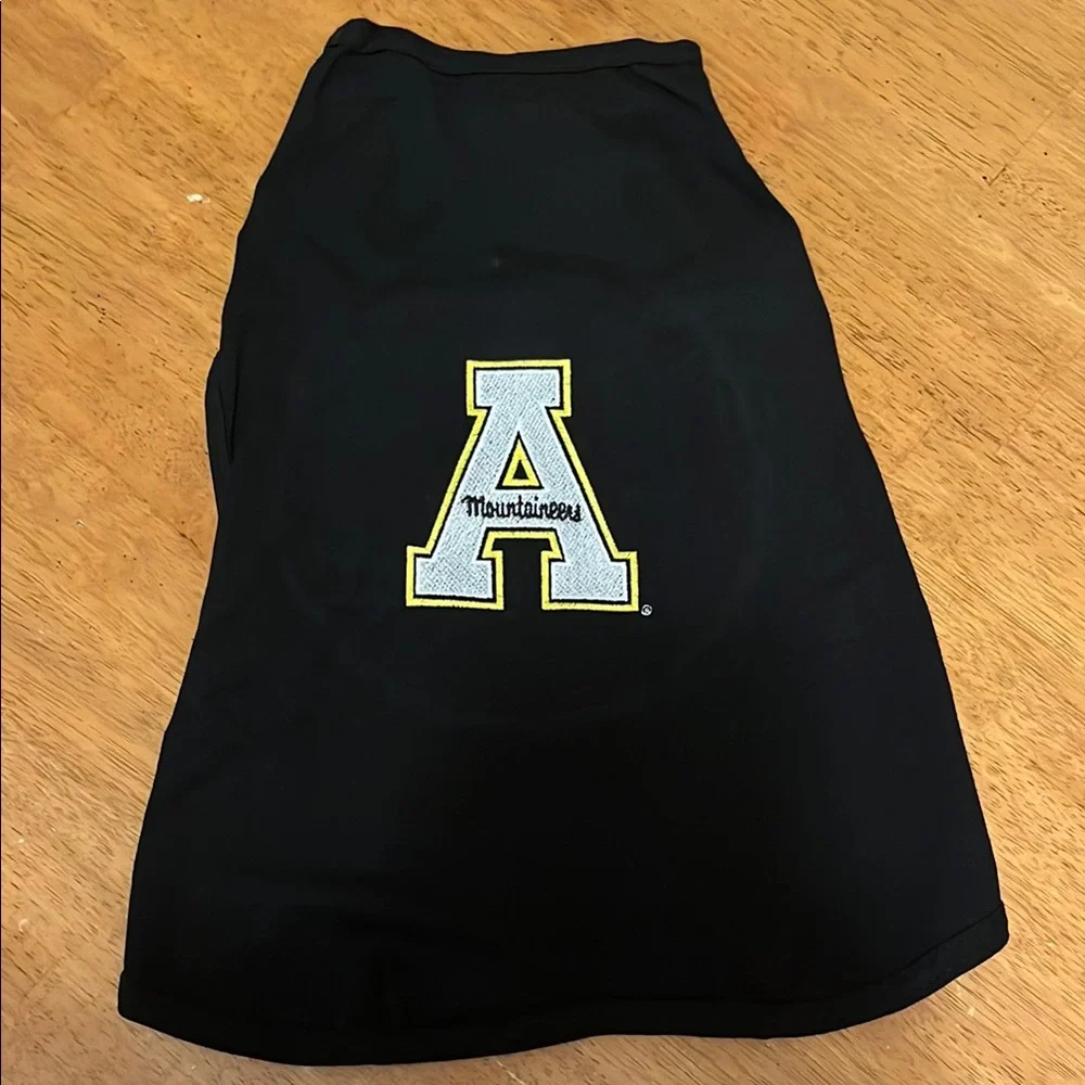 Appalachian State Mountaineers Logo on Black Dog Shirt Size Large NWT